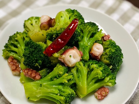 冷凍野菜で簡単！ブロッコリーのペペロンチーノ風
